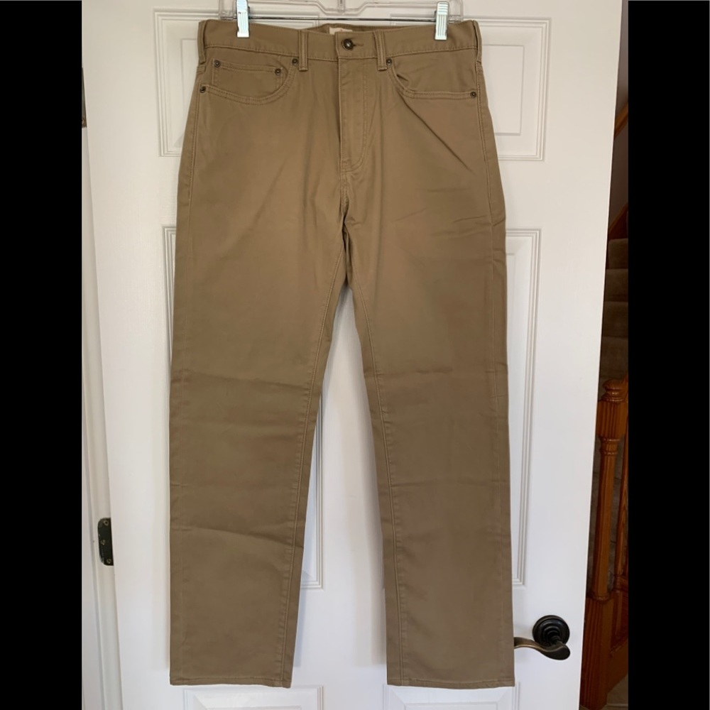Men’s Dockers Pants Size 31x30, great condition.